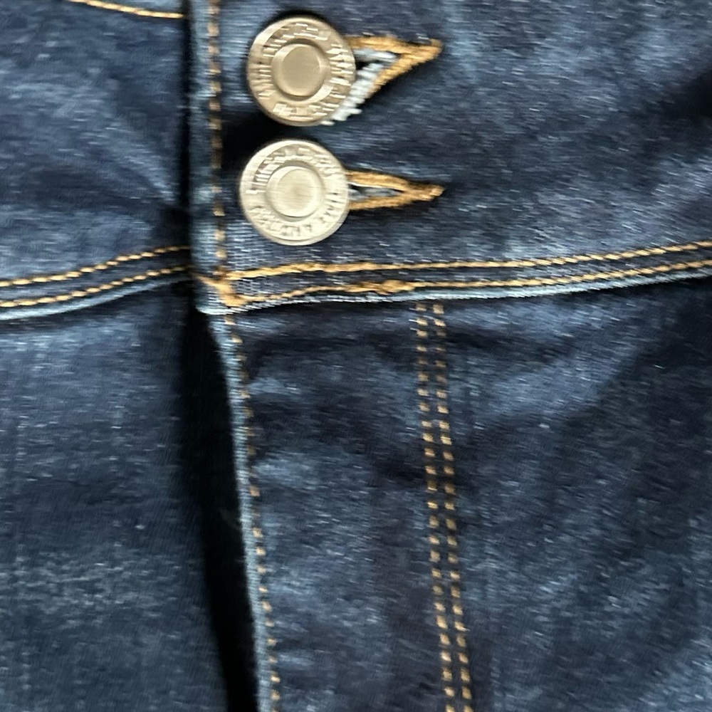 Time and Tru Women's mid rise Jeans in Rich Indigo - Picture 2 of 4